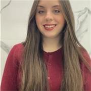 Maestra de inglés para niños de infantil. 
Dispongo de un nivel B2 Cambridge.